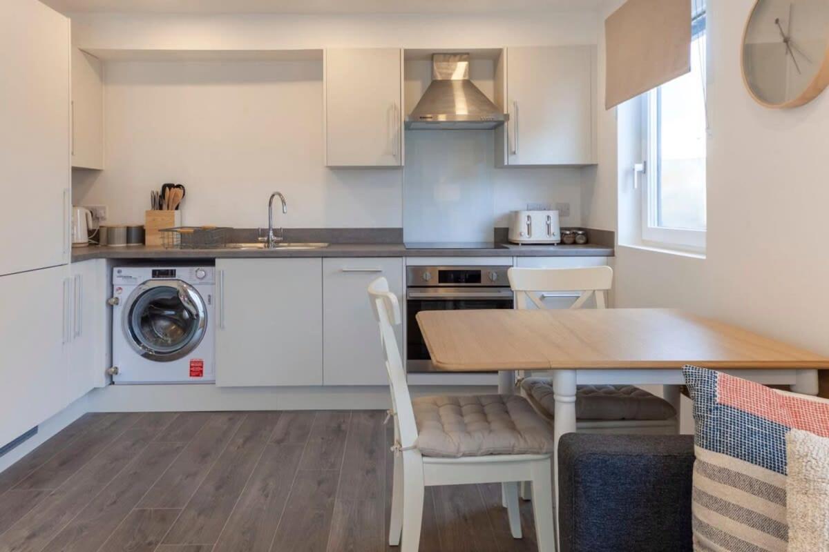 Contemporary 1 Bedroom Apartment In Ashford Ashford  Ngoại thất bức ảnh